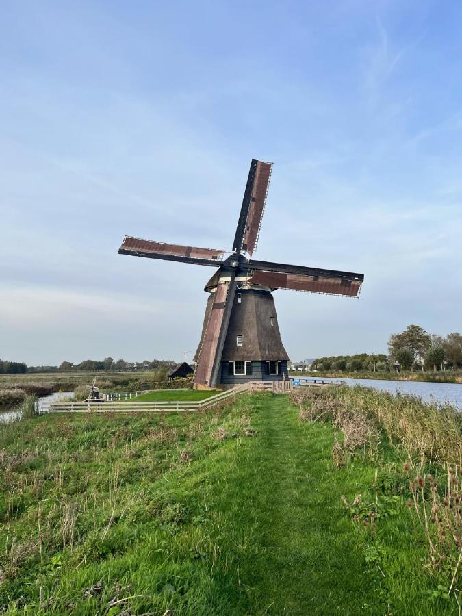 Vrijstaand Chalet Met Veel Buitenruimte En Veranda Zuid-Scharwoude Bagian luar foto